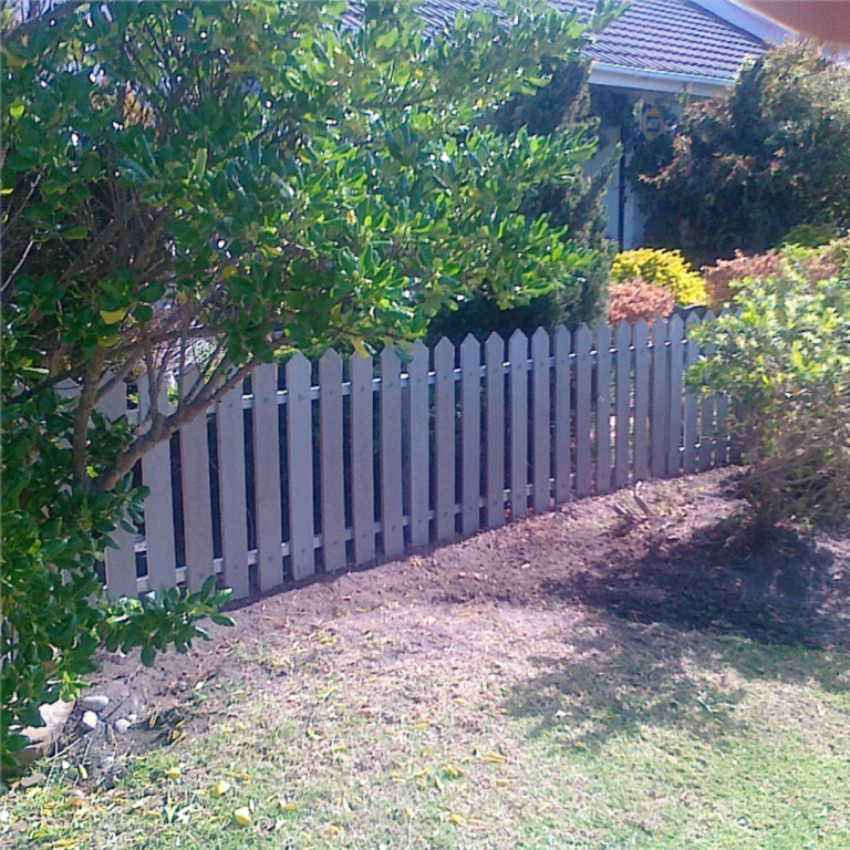 Primwood recycled plastic fence 1