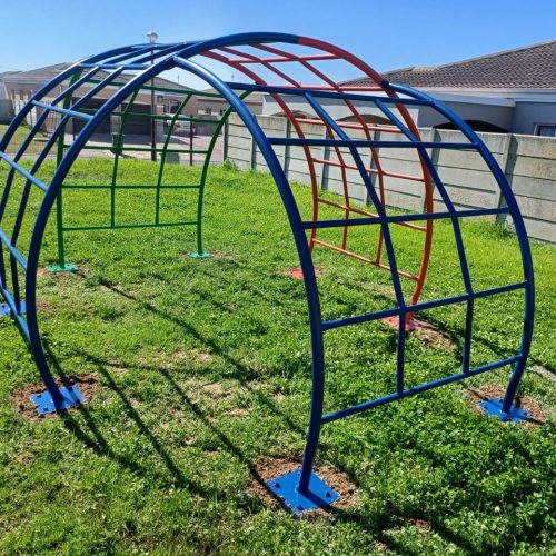 Jungle Gym – Barrel bridge 2.4m x 0.9 x 2.35mH