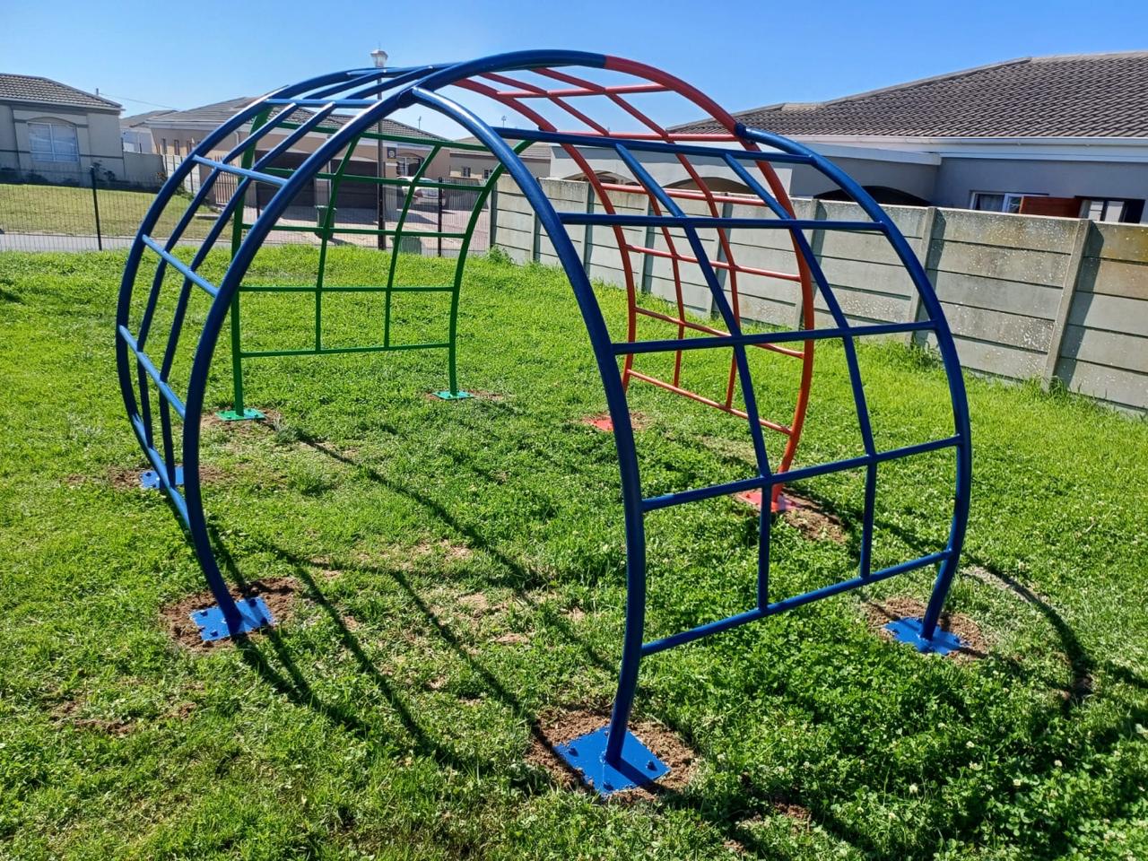 Primwood steel barrel bridge climbing structure