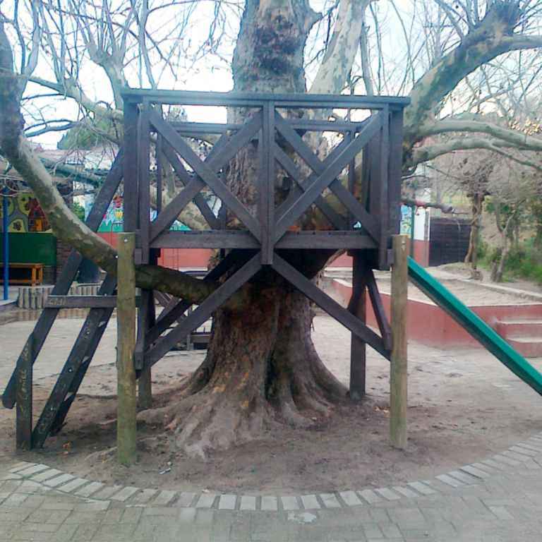 Primwood-recycled-plastic-tree-house.png